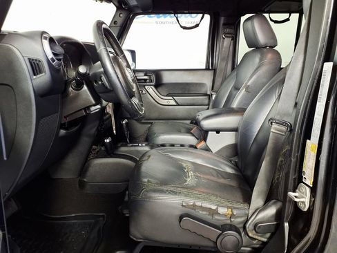 Used 2015 Jeep Wrangler Unlimited Sport w/ Quick Order Package 24S AWD/4WD image 9