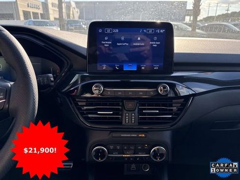 Used 2024 Ford Escape ST-Line w/ Cold Weather Package image 17