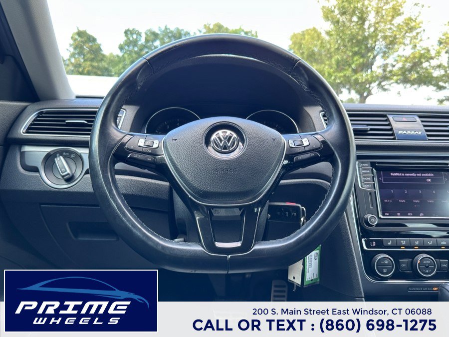 Used 2018 Volkswagen Passat 2.0T R-Line FWD image 20
