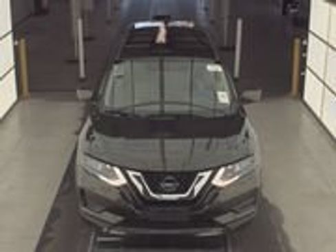 Used 2017 Nissan Rogue S FWD image 2