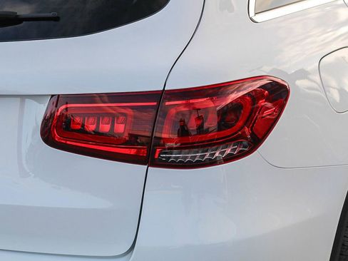 Used 2021 Mercedes-Benz GLC 300 image 7
