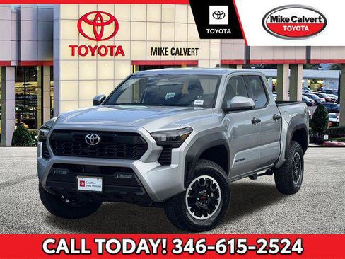 Certified 2025 Toyota Tacoma TRD Off-Road AWD/4WD image 1