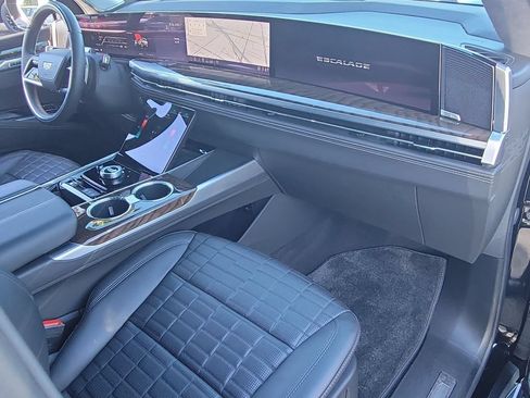 Certified 2025 Cadillac Escalade Sport Platinum AWD/4WD image 29