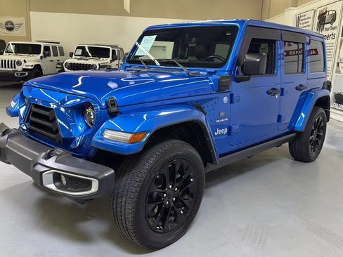 Used 2021 Jeep Wrangler Unlimited Sahara w/ Safety Group image 4