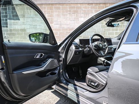 Used 2023 BMW M340i xDrive AWD/4WD image 7