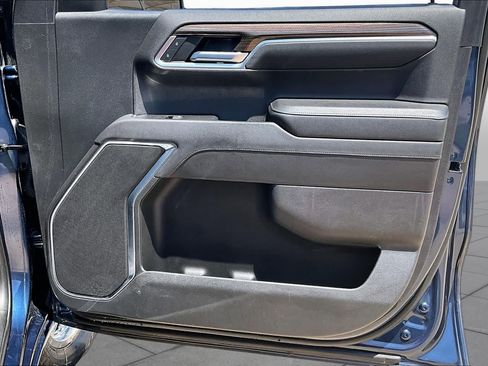 Used 2022 Chevrolet Silverado 1500 LT AWD/4WD image 25