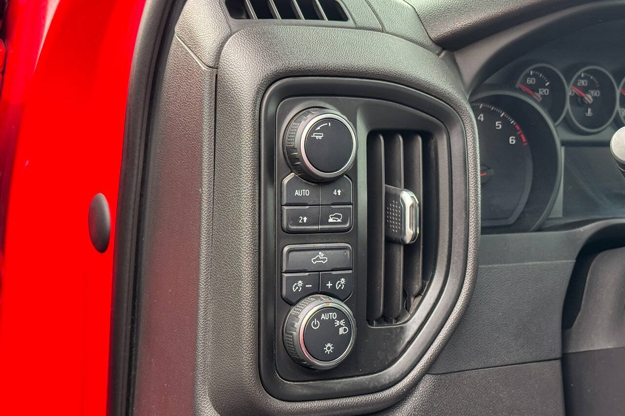 Used 2022 Chevrolet Silverado 1500 Custom AWD/4WD image 26