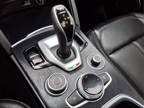 Used 2023 Alfa Romeo Stelvio Sprint image 19