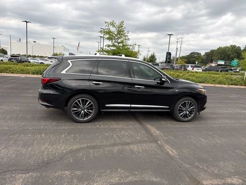 Used 2020 INFINITI QX60 Luxe w/ Sensory Package AWD/4WD image 16