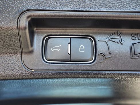 Certified 2023 Ford Explorer Limited image 35