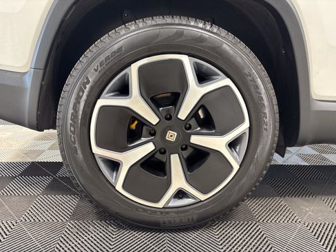 Used 2024 Rivian R1S Adventure AWD/4WD image 12