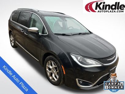 Used 2017 Chrysler Pacifica Limited w/ UConnect Theater Package