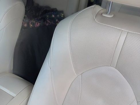 Used 2021 Toyota Highlander Limited image 8