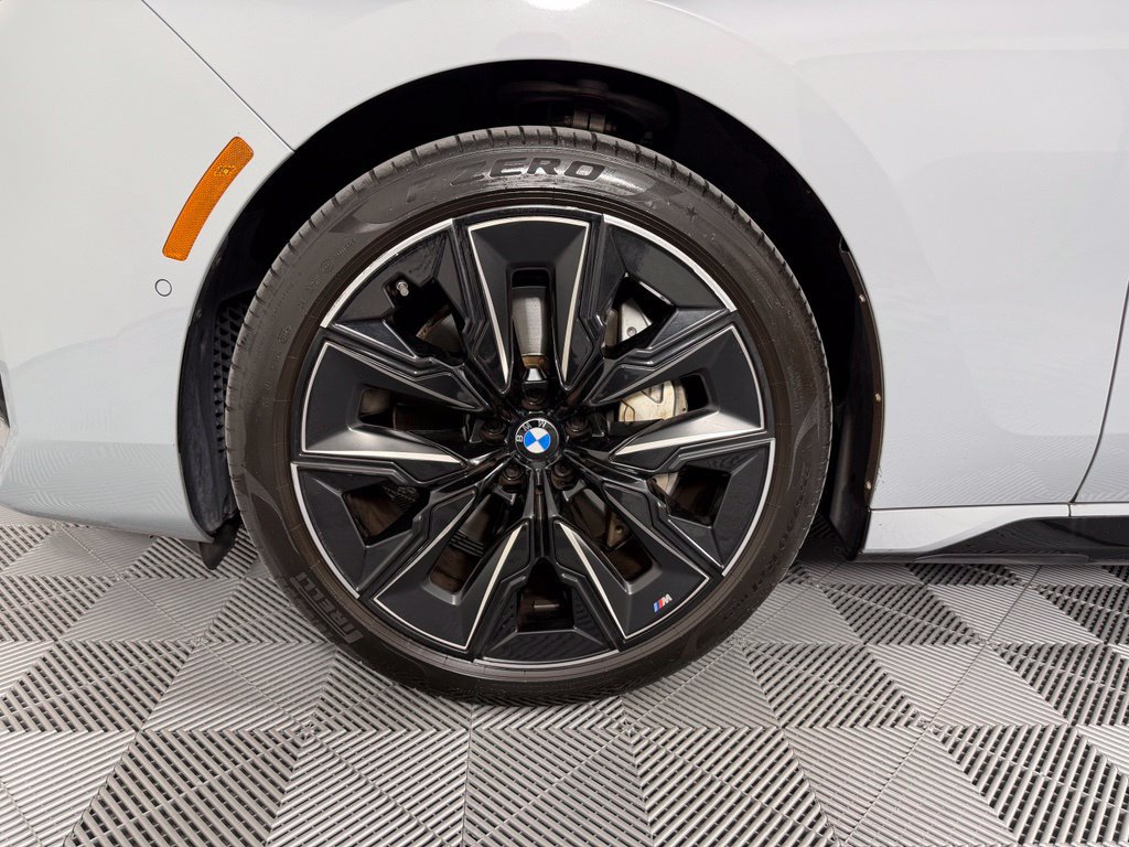 Used 2023 BMW 740i w/ Executive Package RWD image 15