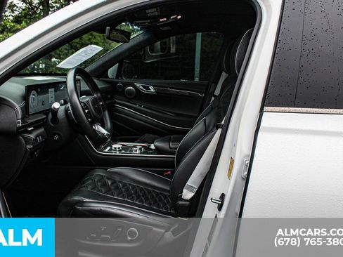 Used 2025 Genesis GV80 3.5T e-SC AWD/4WD image 17