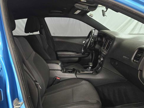 Used 2019 Dodge Charger SXT w/ Blacktop Package image 10