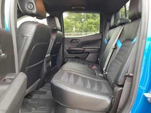 Used 2023 Chevrolet Colorado Trail Boss w/ Technology Package AWD/4WD image 11