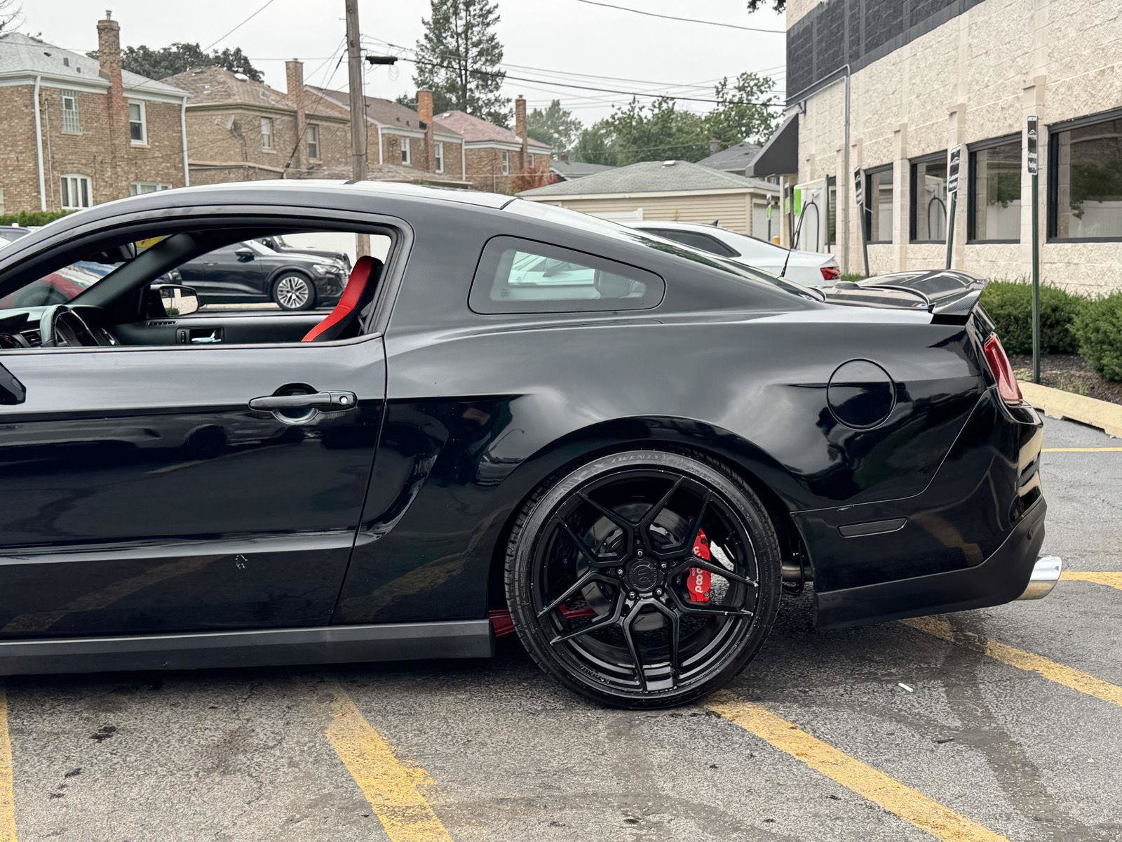 Used 2012 Ford Mustang GT Premium w/ HID Headlamps & Security Pkg RWD image 7