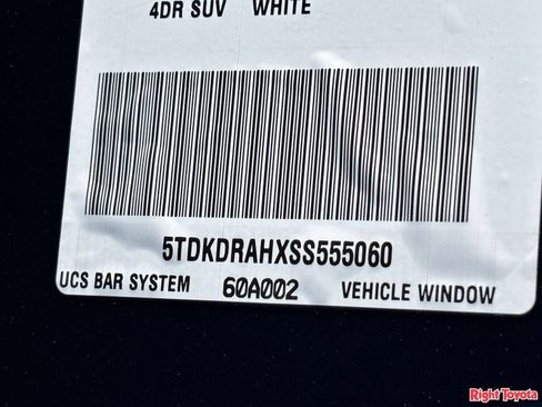 Certified 2025 Toyota Highlander XLE FWD image 34