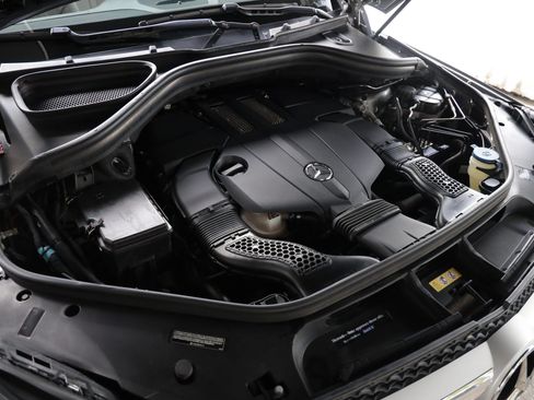 Used 2015 Mercedes-Benz GL 450 4MATIC image 55