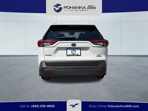 Used 2022 Toyota RAV4 XLE Premium AWD/4WD image 6