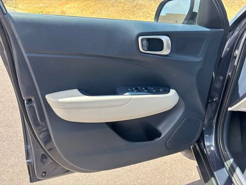 Used 2021 Hyundai Venue w/ Cargo Package FWD image 11