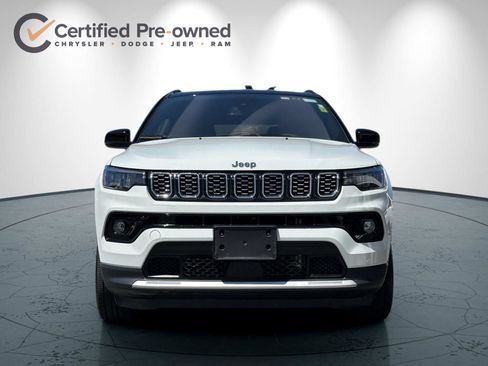 Used 2025 Jeep Compass Limited AWD/4WD image 9