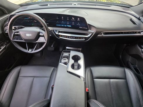 Used 2024 Cadillac Lyriq Tech RWD image 13