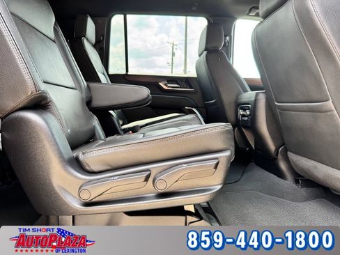 Used 2025 GMC Yukon XL Denali AWD/4WD image 43