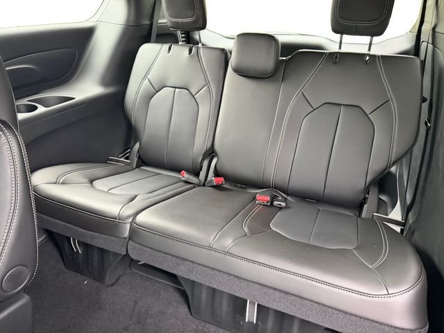 New 2026 Chrysler Pacifica Select w/ S Appearance Package AWD/4WD image 11