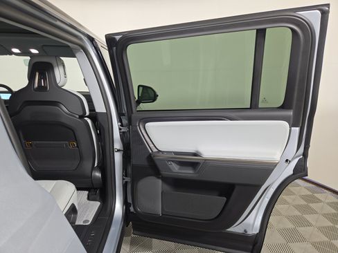 Used 2025 Rivian R1S Adventure AWD/4WD image 19