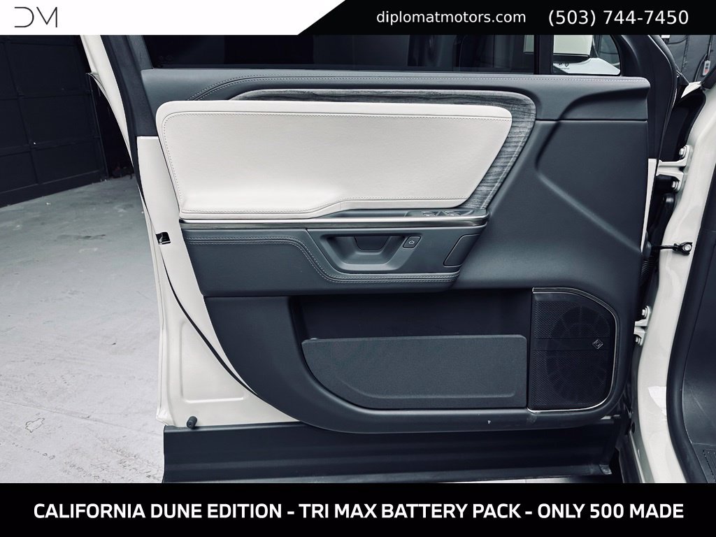 Used 2025 Rivian R1S Adventure Tri AWD/4WD image 26