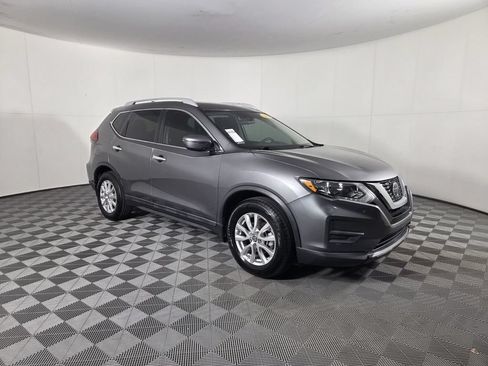 Used 2020 Nissan Rogue S w/ Special Edition Package FWD image 3