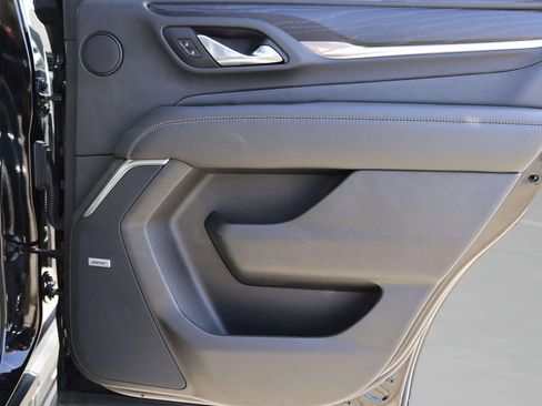 Used 2021 GMC Yukon Denali w/ Denali Premium Package image 34