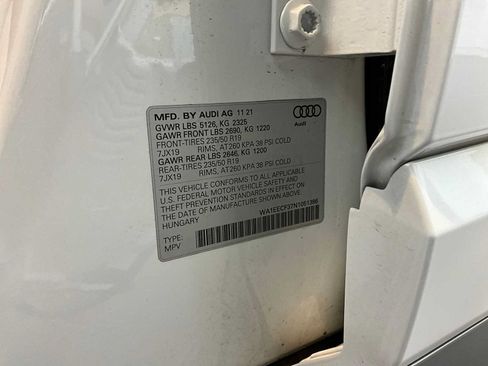 Used 2024 Audi Q3 2.0T Premium w/ Convenience Package AWD/4WD image 15