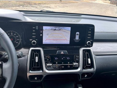 Certified 2022 Kia Sorento S w/ Panoramic Sunroof Package image 23