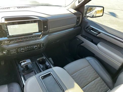 Used 2022 Chevrolet Silverado 1500 ZR2 w/ Technology Package image 14