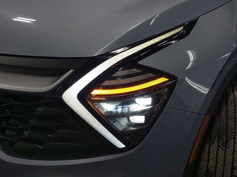 Used 2025 Kia Sportage LX image 30