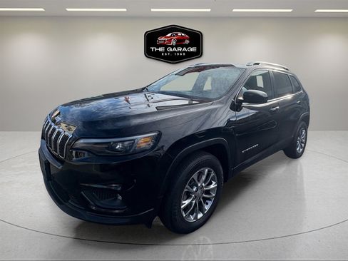 Used 2019 Jeep Cherokee Latitude Plus w/ Cold Weather Group image 3