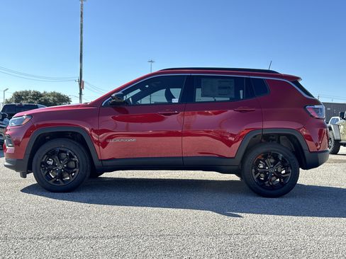 New 2026 Jeep Compass Latitude image 8