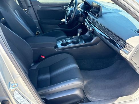 Used 2025 Honda Civic Sport image 13