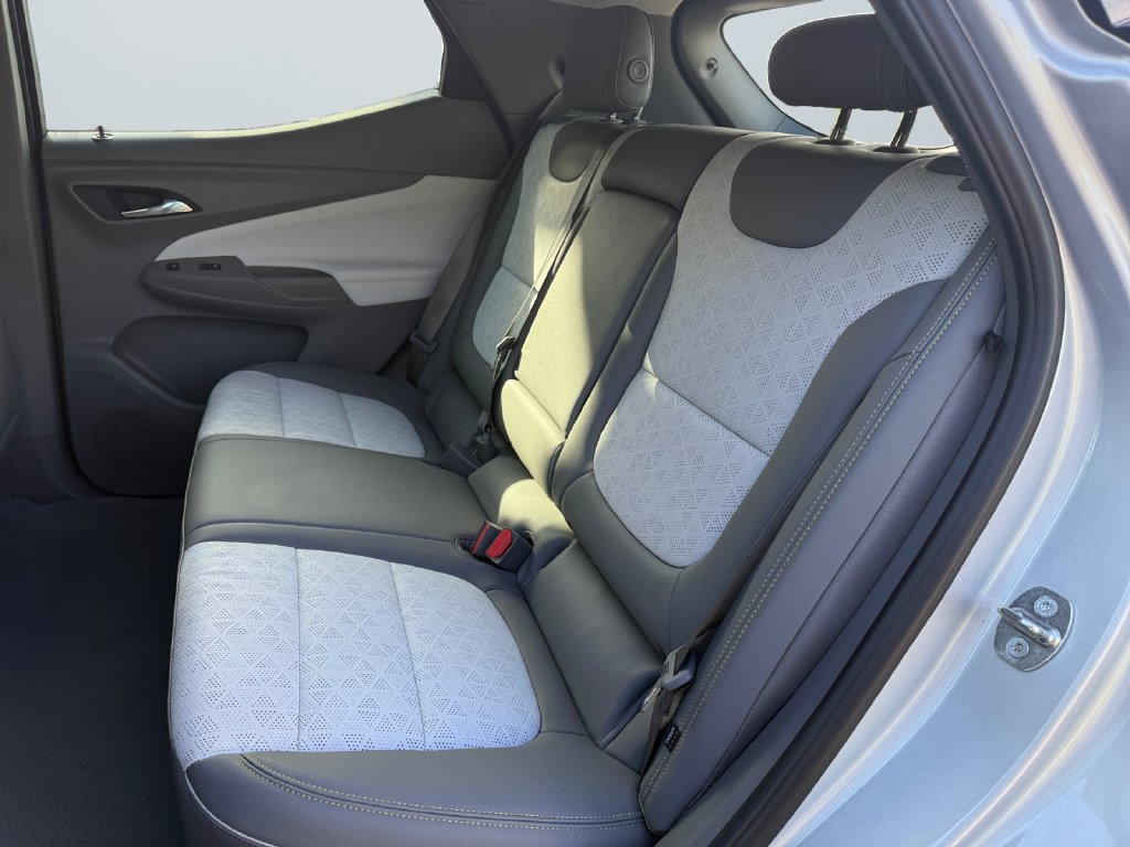 Used 2023 Chevrolet Bolt EUV Premier FWD image 13
