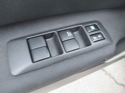 Used 2015 Nissan Rogue S w/ Convenience Package image 17