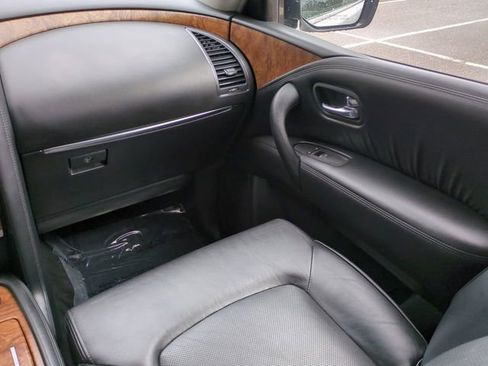 Used 2024 Nissan Armada SL w/ Captain's Chairs Package image 17