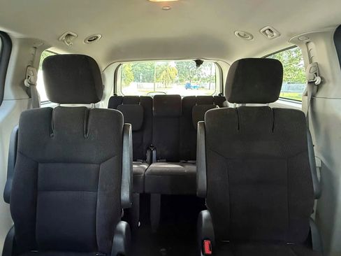 Used 2018 Dodge Grand Caravan SE image 18