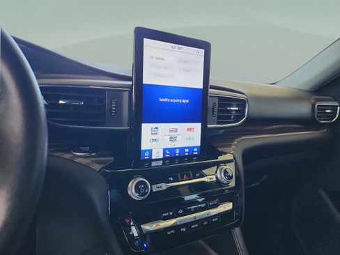 Certified 2022 Ford Explorer Limited w/ Limited Technology Package RWD image 12
