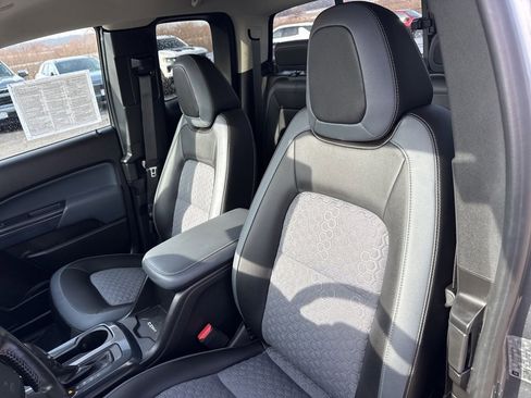 Used 2019 Chevrolet Colorado Z71 image 11