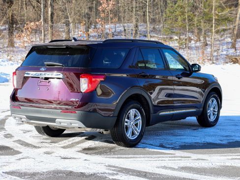 Certified 2022 Ford Explorer XLT w/ Equipment Group 202A image 7