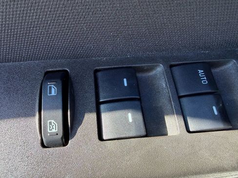 Used 2009 Ford Focus SE image 12