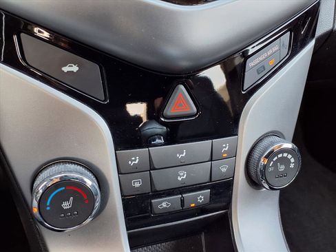 Used 2016 Chevrolet Cruze LT image 7